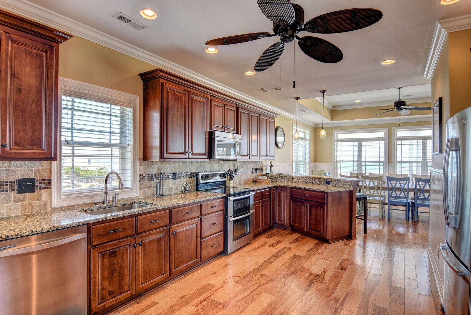 Beach house photo 13
