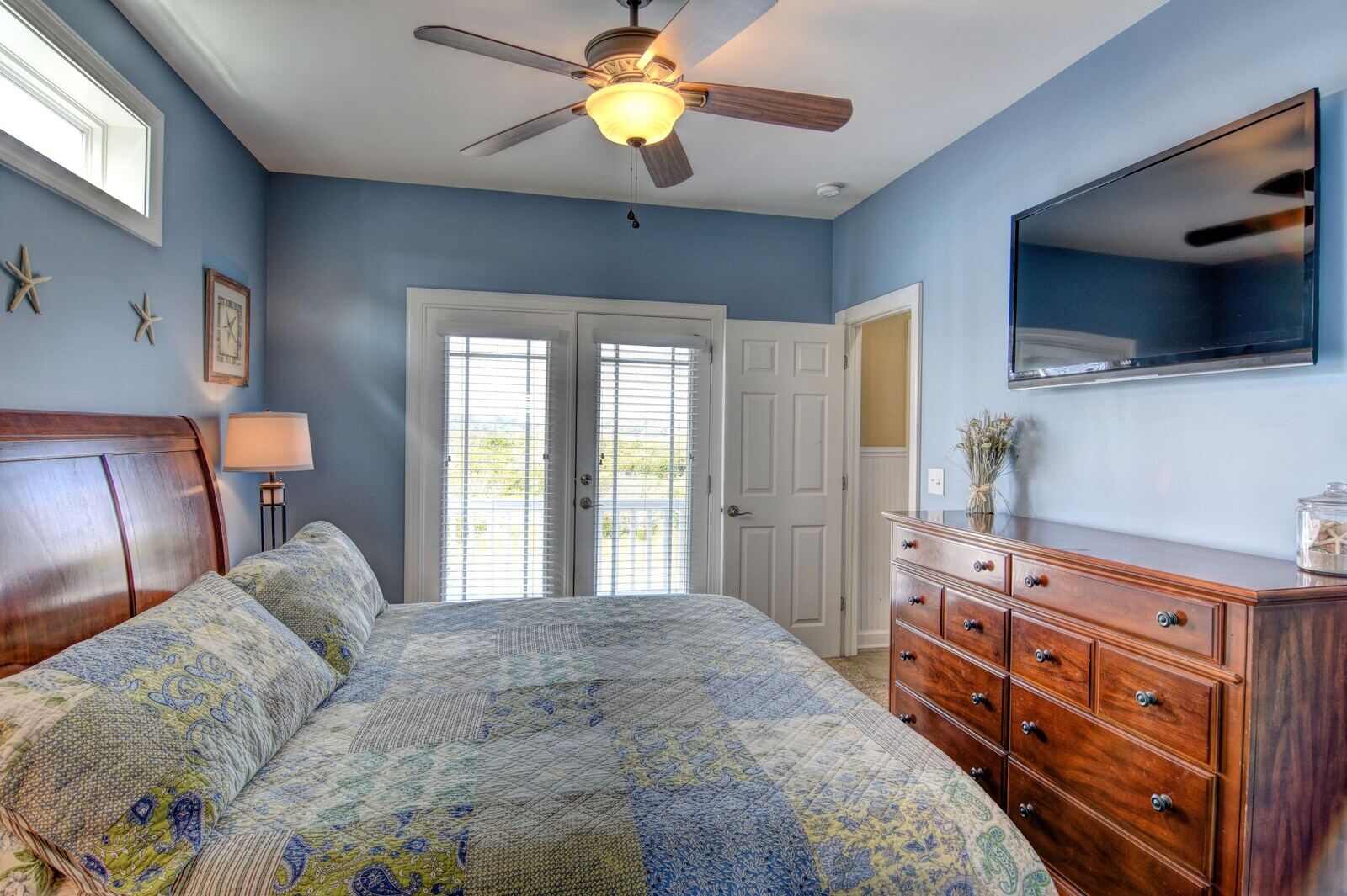 Beach house photo 23