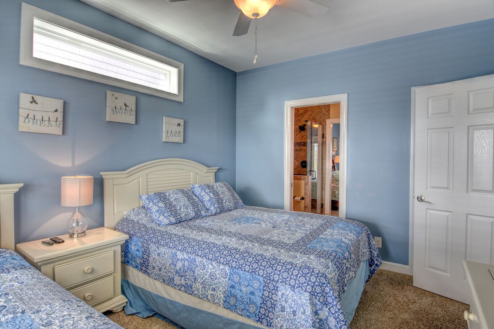 Beach house photo 24