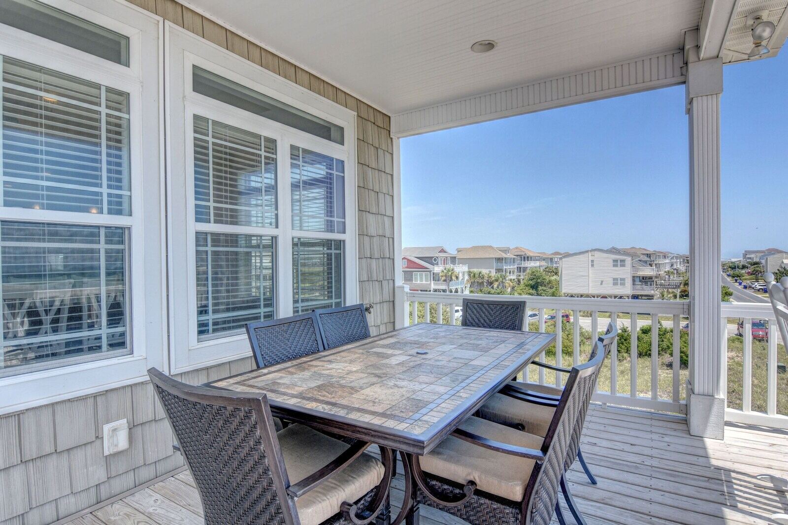 Beach house photo 29