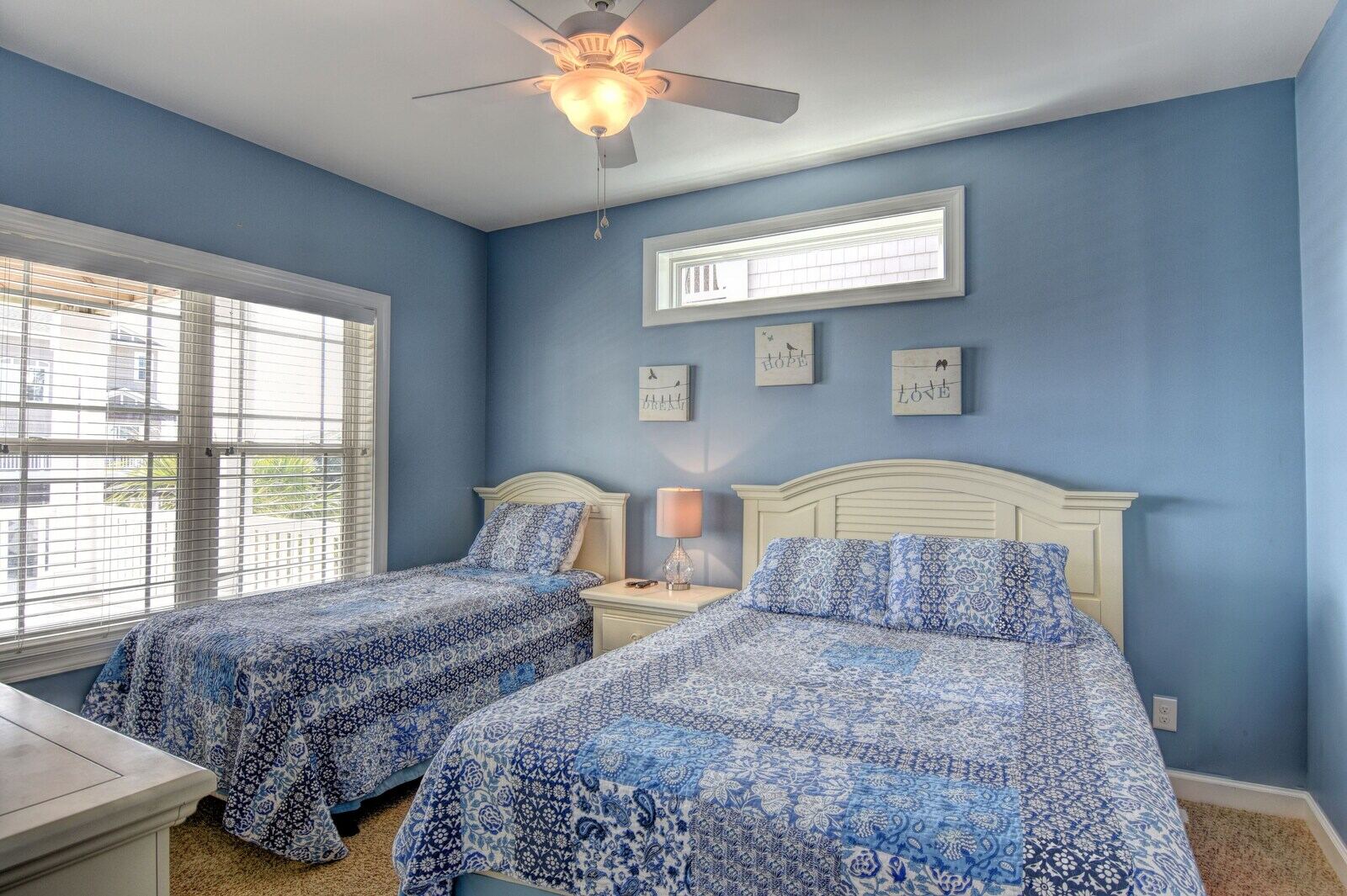 Beach house photo 32
