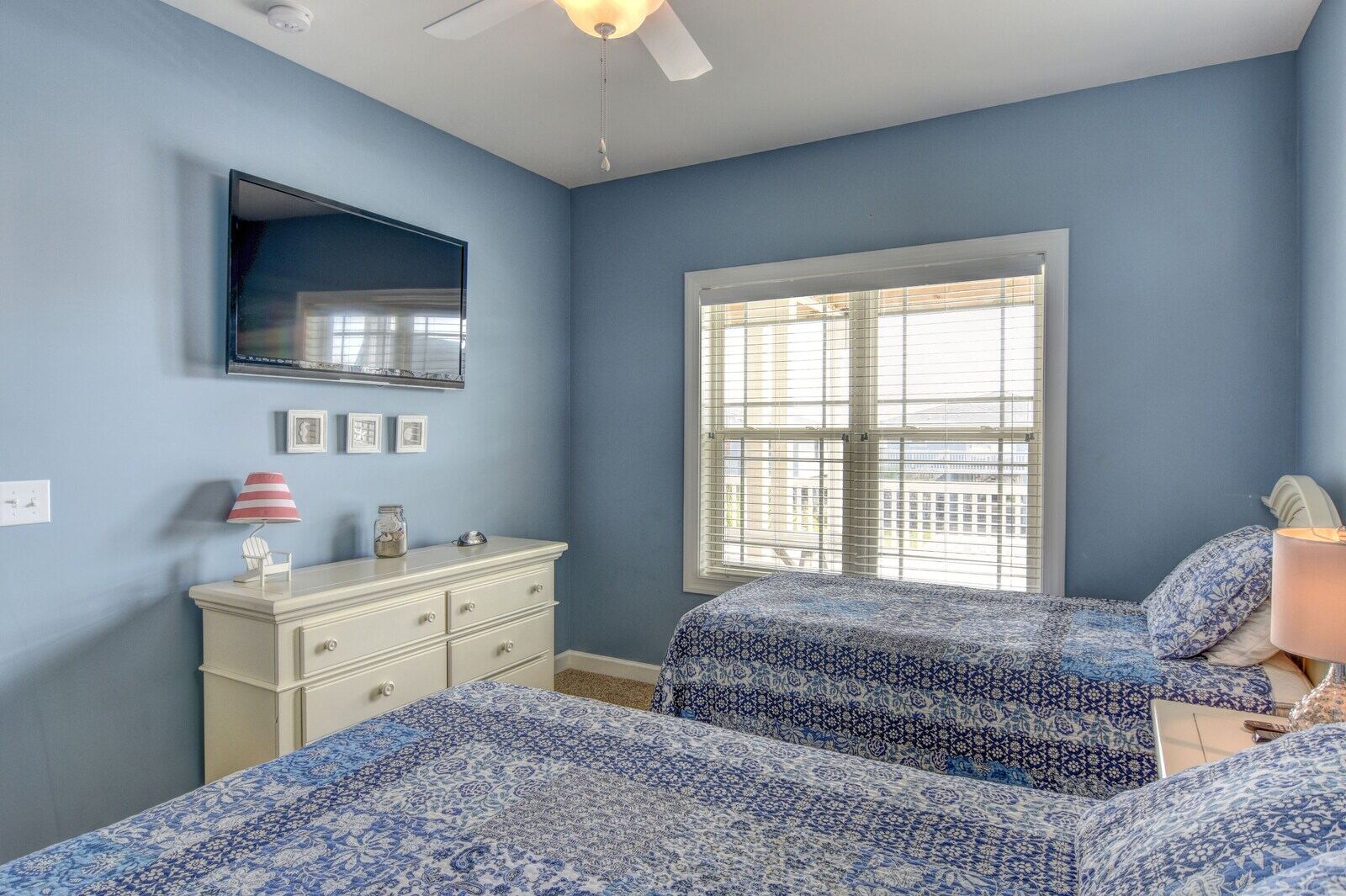 Beach house photo 33
